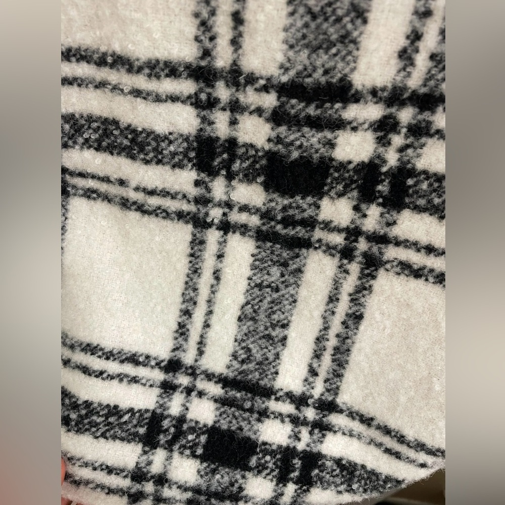 H&M oversized Black/Cream plaid shacket button closure, and chest pockets Sz(XS) - Picture 3 of 4